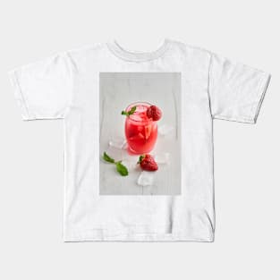 Strawberry cocktail with ice and fruits Kids T-Shirt